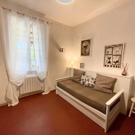 Le Mas, Maison Au Charme Provencale Idealement Situee Entre Et Vignes