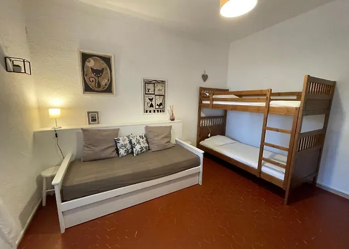 Le Mas, Maison Au Charme Provencale Idealement Situee Entre Et Vignes