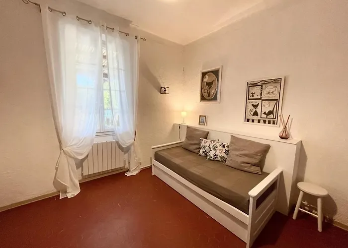 Le Mas, Maison Au Charme Provencale Idealement Situee Entre Et Vignes