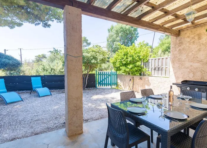 Le Mas, Maison Au Charme Provencale Idealement Situee Entre Et Vignes Feriehus